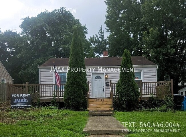 Primary Photo - 2332 Winthrop Ave SW