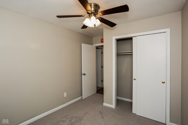 Building Photo - 6002 Tybalt Dr