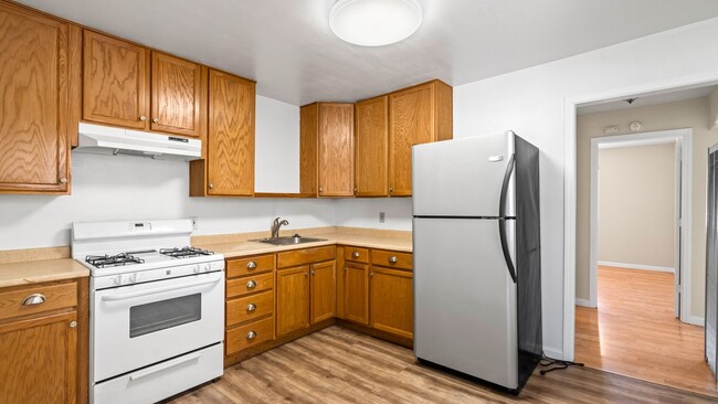 Building Photo - 2 bedroom 1 bathroom duplex Vacaville