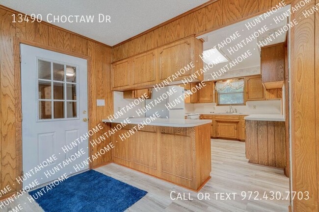 Building Photo - 13490 Choctaw Dr