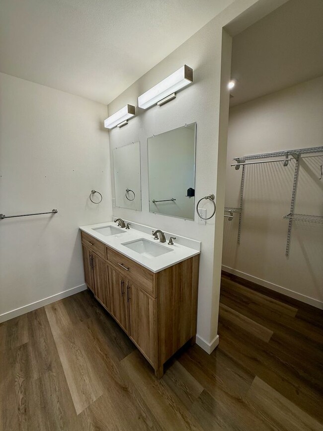 Building Photo - 1817 Spokane