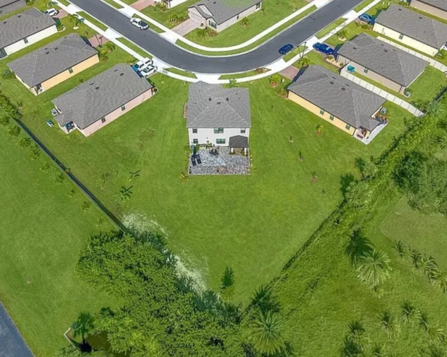 Building Photo - 7489 Tourmaline Dr