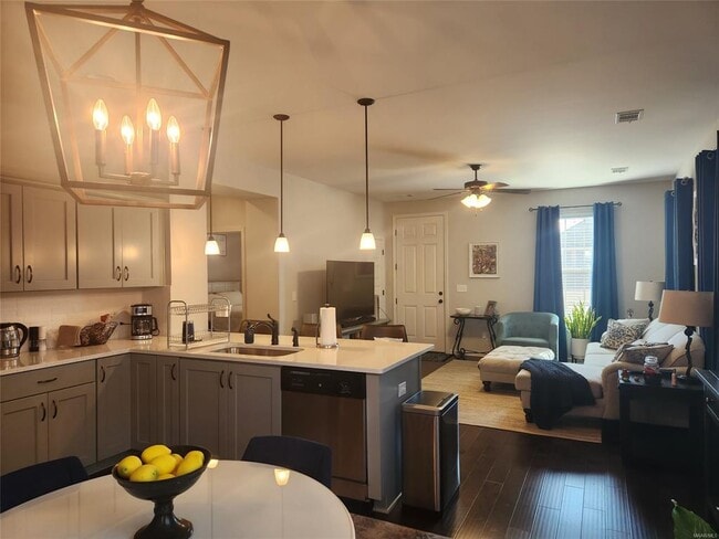 Building Photo - 182 Grand Park Dr