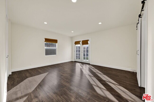 Building Photo - 6323 Farmdale Ave