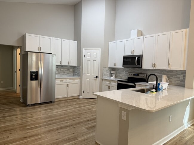 Building Photo - 515 Old Spanish Trail