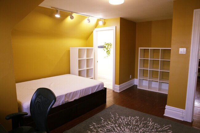 Building Photo - 405 West St