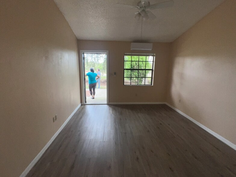 Building Photo - 6790 McLaren Pl