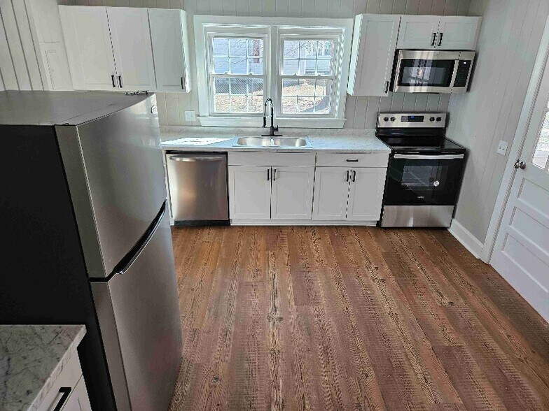 Building Photo - 209 Pershing St