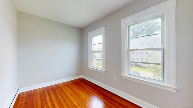 Building Photo - 909 New Britain Ave
