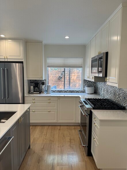 Building Photo - 3808 Oak Creek Dr