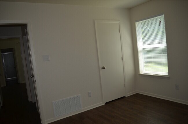 Building Photo - 308 Elbert Ln