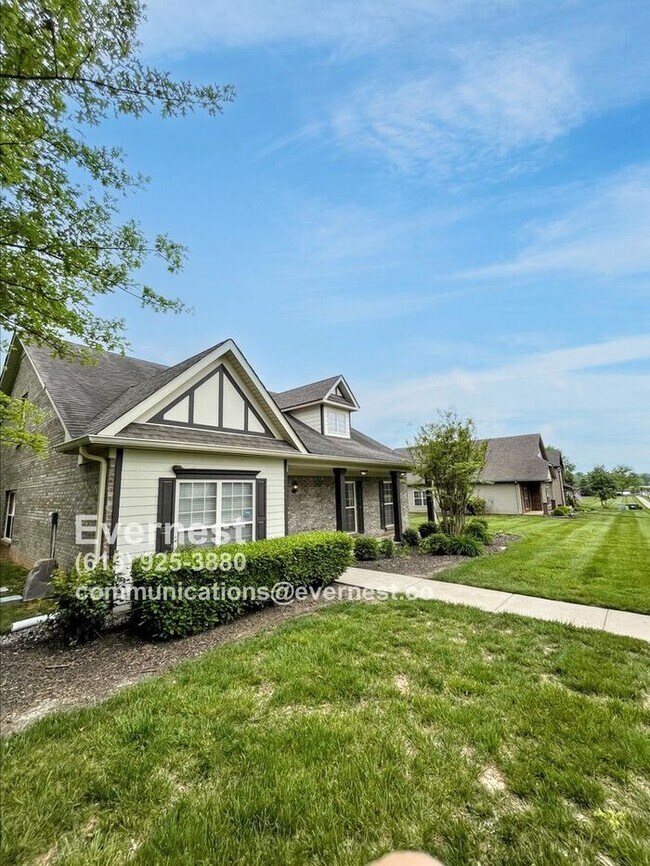 Building Photo - 5-Bedroom, 3-Bathroom Home with Modern Ame...