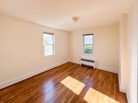 Building Photo - 520 Hollingsworth Ave
