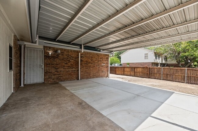 Building Photo - 7418 Boisenberry Ln