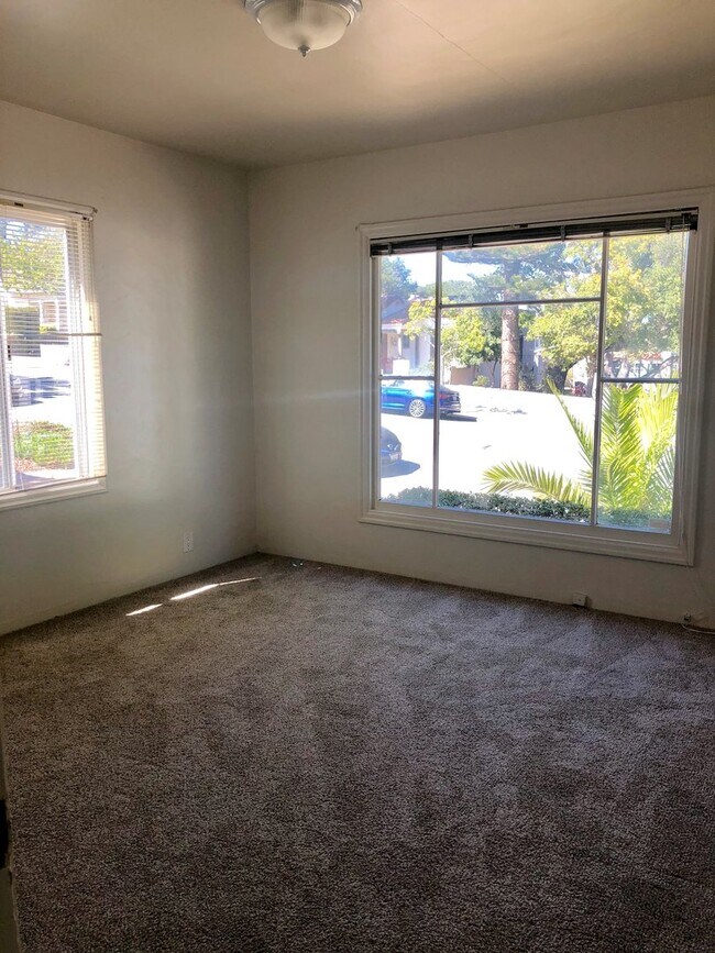 Building Photo - Great 3 Bedroom 2 Bath House in Old Town M...