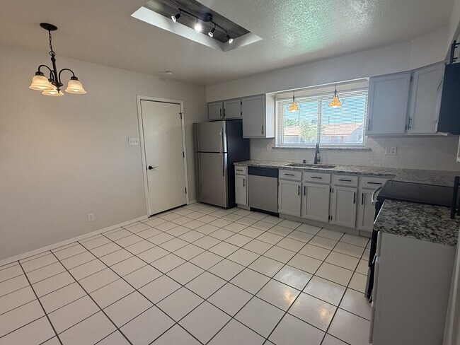 Building Photo - 7201 Armistad Ave