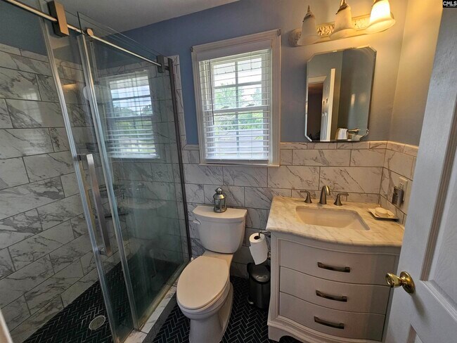 Building Photo - 625 Challedon Dr