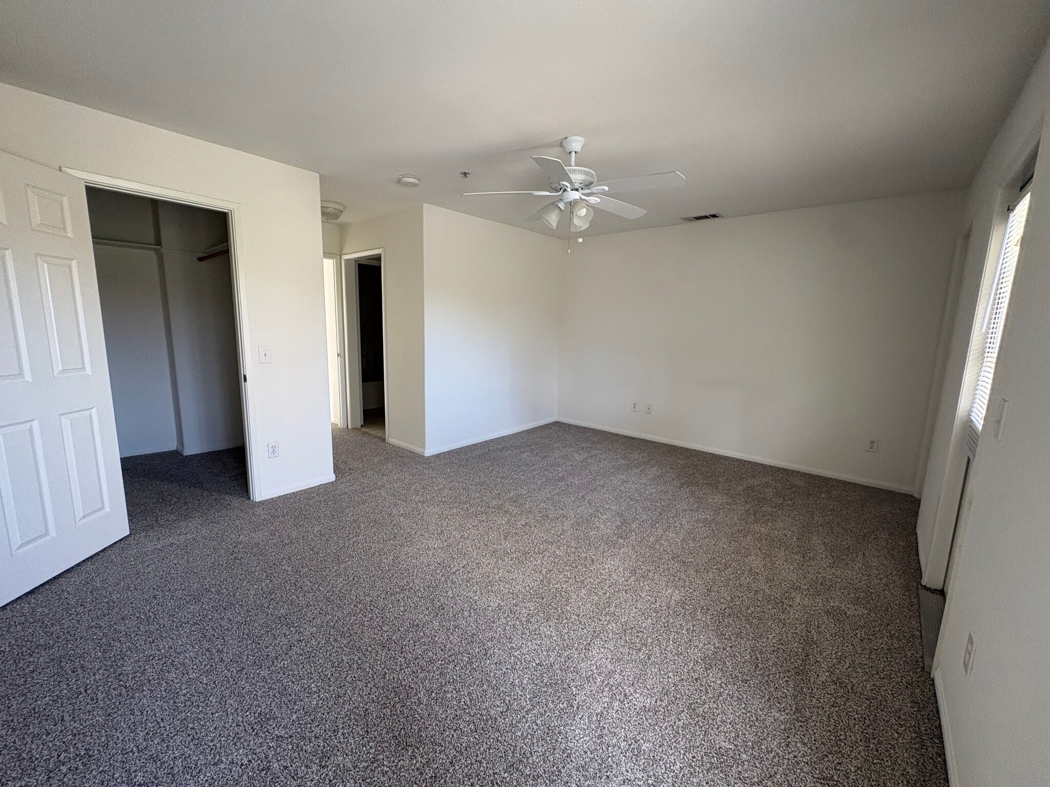 Master bedroom with 2 walk-in closets - 2946 S Campus Ave
