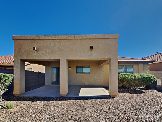 Building Photo - 18938 N Smith Dr