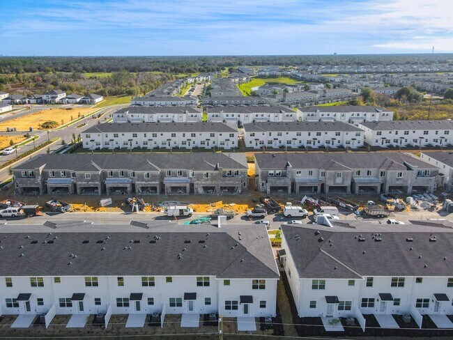 Building Photo - 409 Bogey Dr