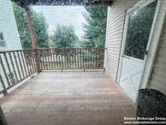 Building Photo - 26 Taft St