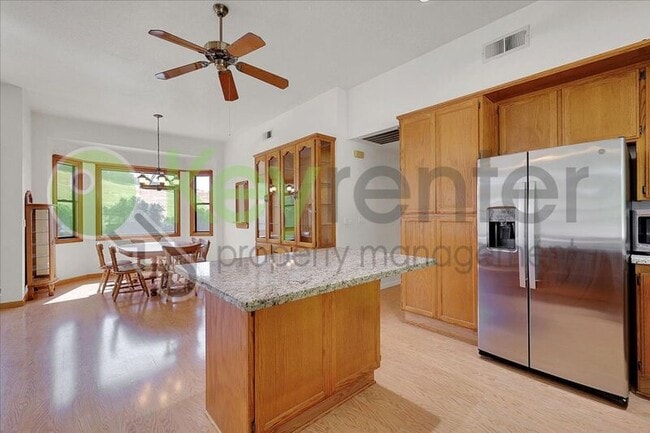Building Photo - 3556 Mesa Verdes Dr