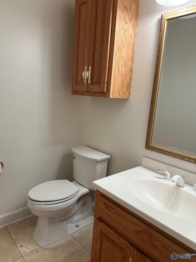 Building Photo - 100 Gray Run Dr