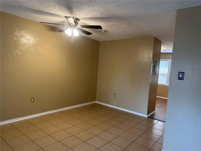 Building Photo - 300 Coral Ave