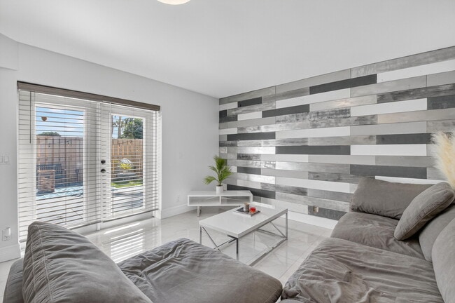 Building Photo - 4310 Village Dr