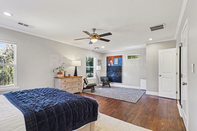 Building Photo - 1360 Smith St SE