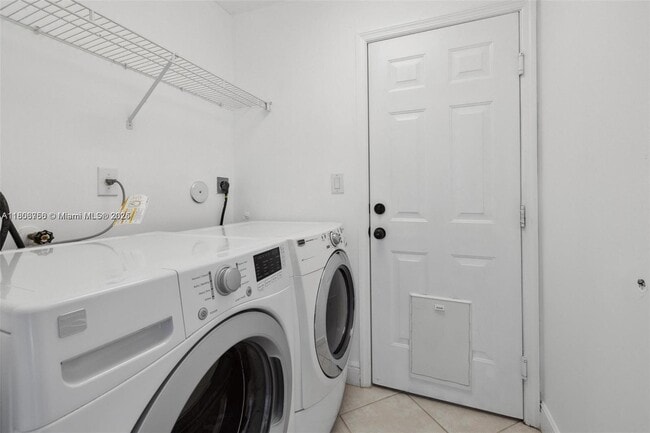 Building Photo - 16502 SW 68th Terrace