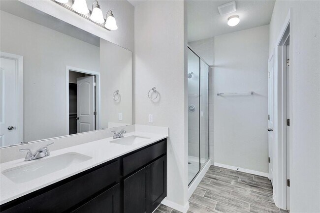 Building Photo - 1105 Burin Dr