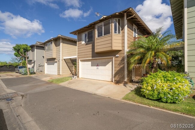 Primary Photo - $3800 /3 Bed / 2 Bath / 3 Parking in Ewa B...