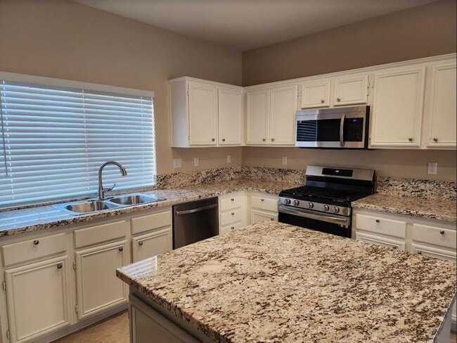 Building Photo - 766 Ventana Ridge