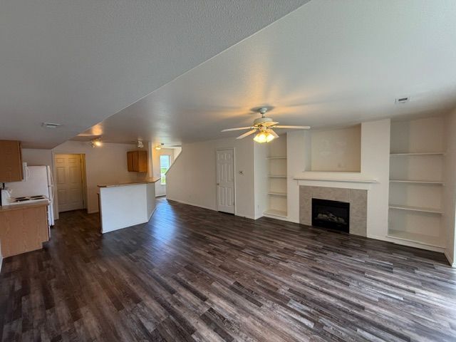 Building Photo - 233 E Shelby Ln