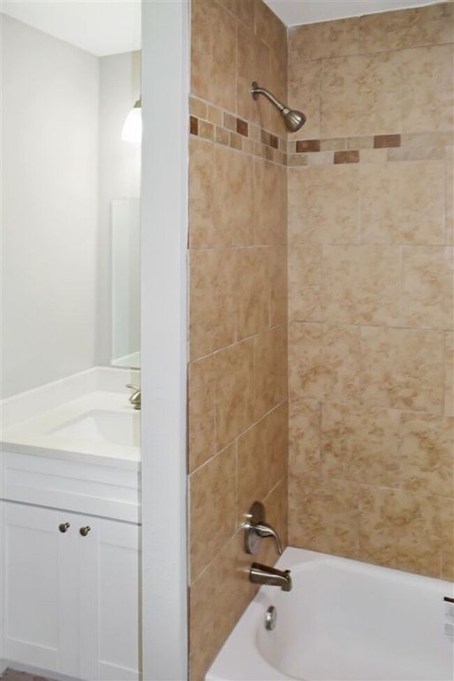 Building Photo - Gorgeous all renovated Home in Lumberton, TX!