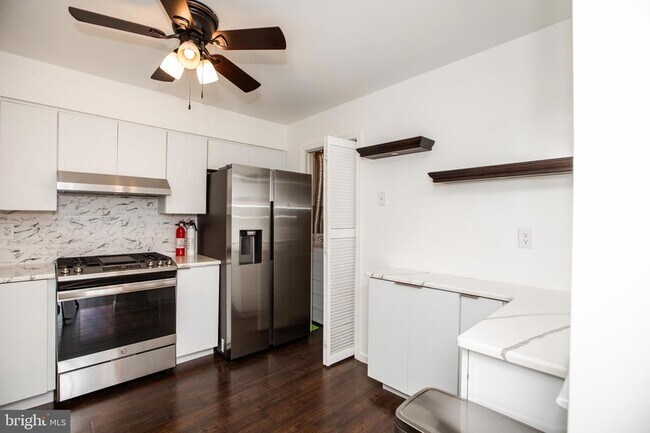 Building Photo - 297 Andover Pl