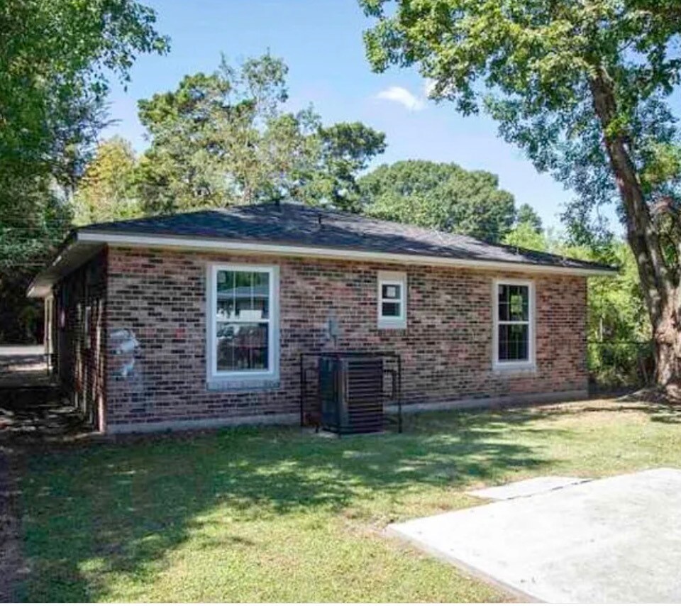 Building Photo - 3736 Alliquippa St