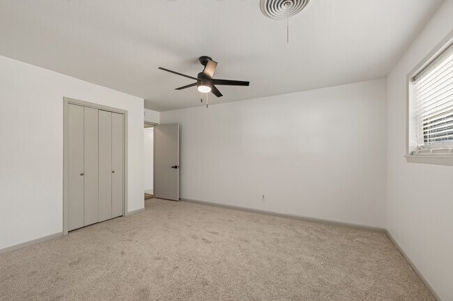 Building Photo - 1705 Eldon St