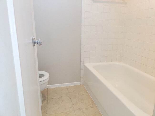 Building Photo - 1914 Seakale Ln