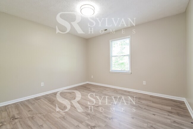 Building Photo - Cozy 3BR Home for You