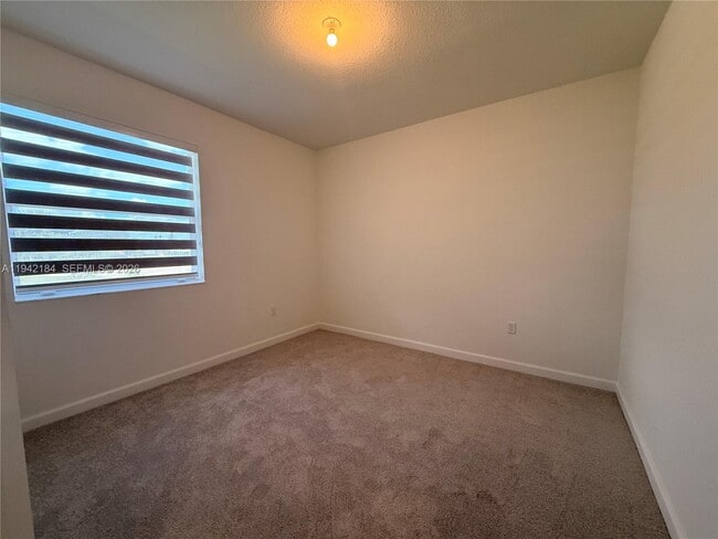 Building Photo - 2954 SE 23rd Ave