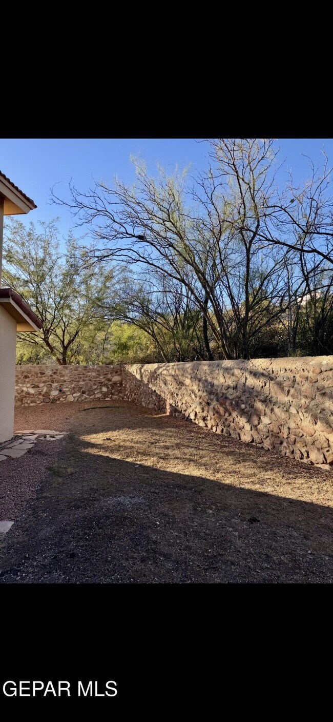 Building Photo - 206 Vic Clark Ct