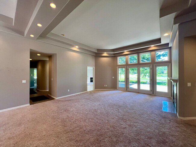 Building Photo - Beautiful 3-Bed 3-Bath home on Semiahmoo G...