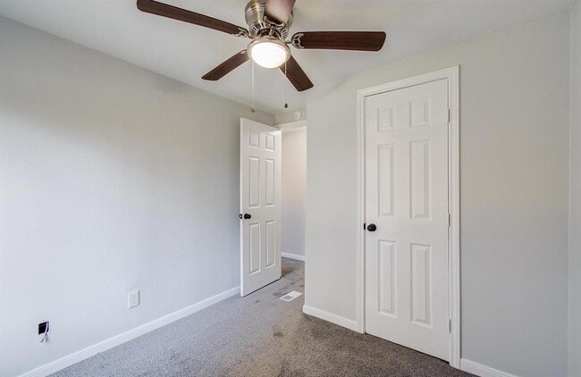 Building Photo - 13419 Commander Cir