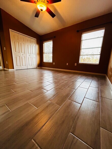 Building Photo - 9690 Amarante Cir