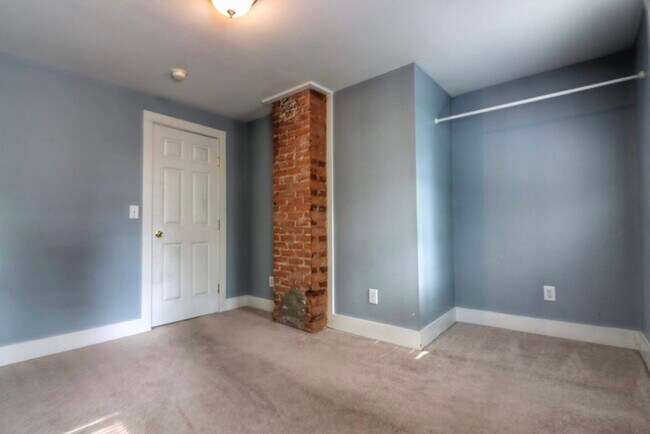 Building Photo - 238 Green St