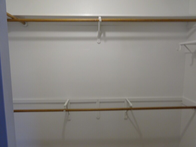 Primary Walk In Closet - 4406 Parkhurst Dr