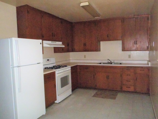 Building Photo - CO668-Alpine Apartments