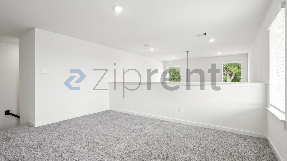 Building Photo - Unit 8051